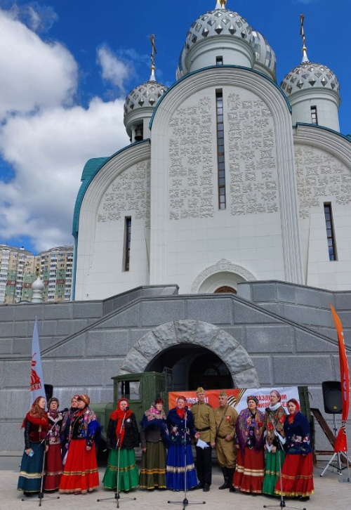 Хор русской песни «Жар-птица». От 16 до 60 лет.